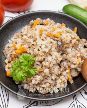 Гречневая каша с тушенкой