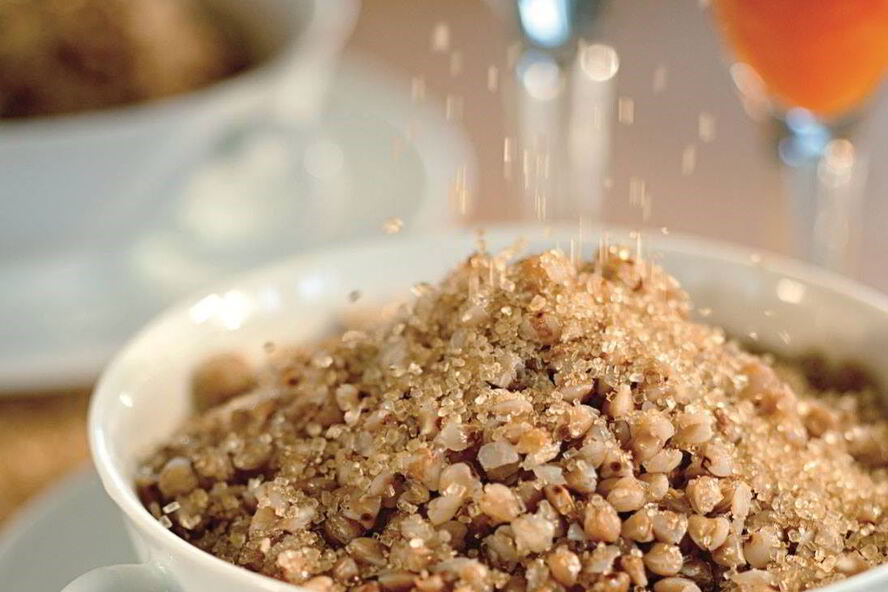 Рецепт рассыпчатой гречки с яблочно-морковным шотом