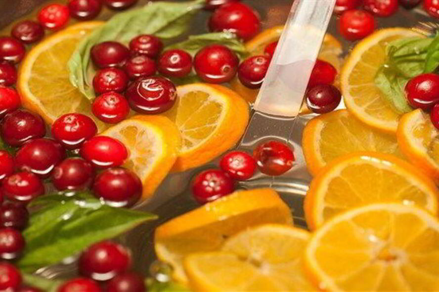 Рецепт безалкогольного апельсиново-клюквенный пунш