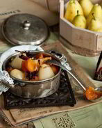 Груши, томленные в пряном сиропе с мандаринами