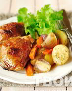 Курица в кофейной глазури, запеченная с овощами