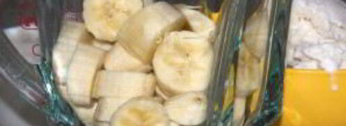 молочный коктейль в блендере. Шаг 2