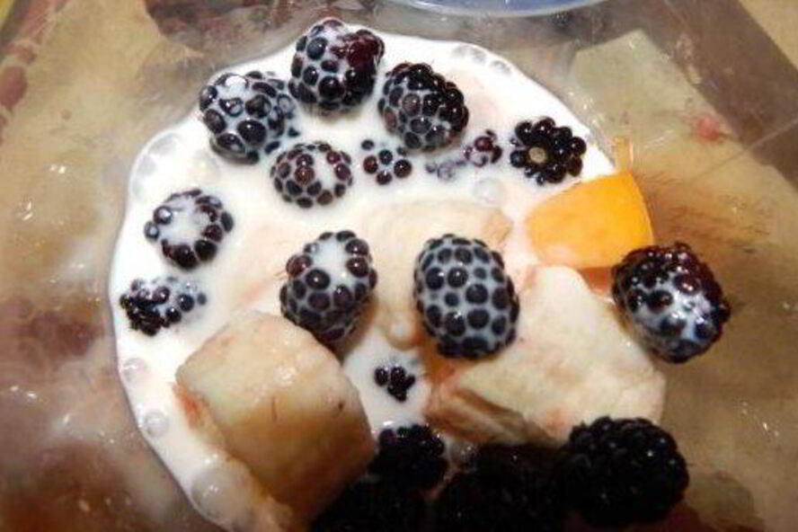 Рецепт персиково-ежевичного смузи