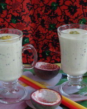 Смузи Маракуйя-банан-кокос