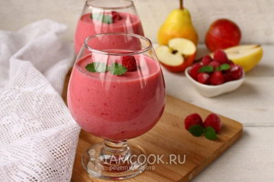 Рецепт смузей с малиной, яблоком и грушей