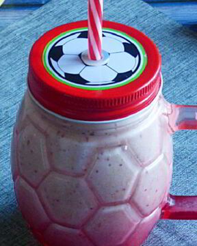 Смузи с овсянкой, бананом и клубникой