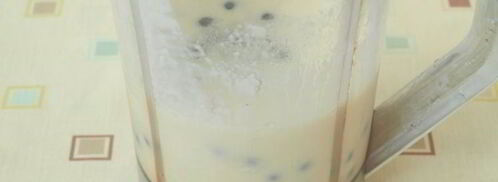 смузи с творогом и черной смородиной. Шаг 3