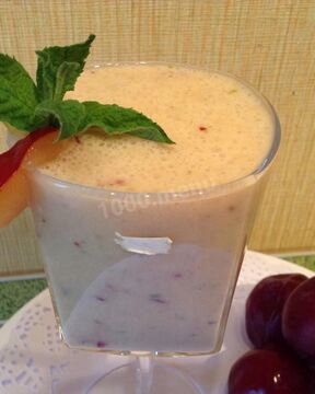 Смузи со сливами и бананом Сладкая парочка