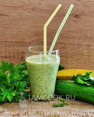 Зеленый коктейль на греческом йогурте