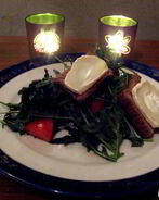 Французский салат с козьим сыром на тостах