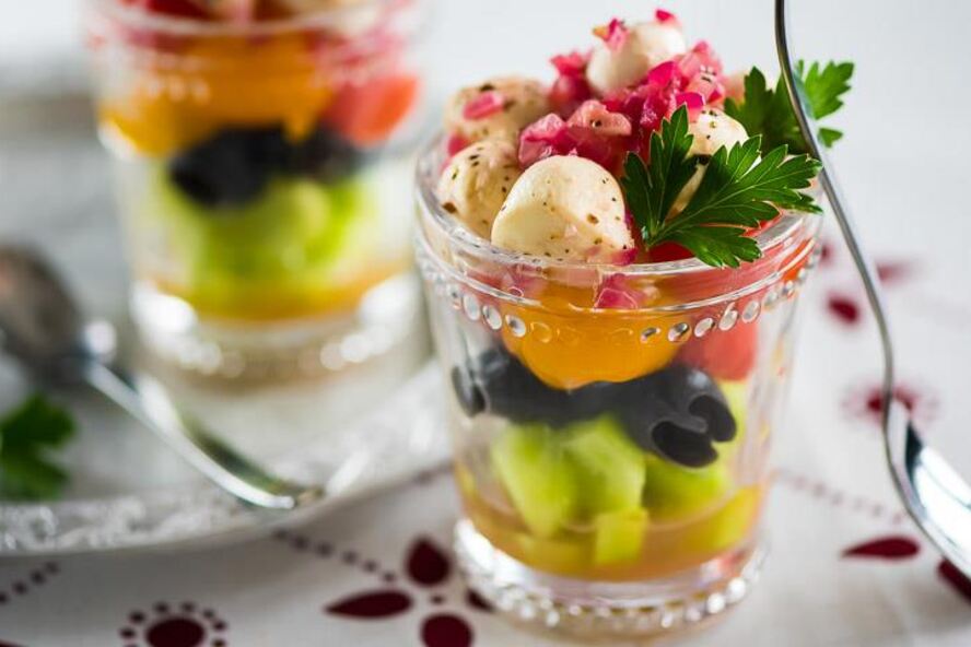 Рецепт греческого салата с моцареллой