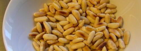 итальянский салат с картофелем, пармской ветчиной, руколой и кедровыми орешками. Шаг 2