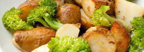 картофельный салат с брокколи, мелиссой и тархуном. Шаг 7