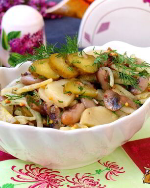 Картофельный салат с фасолью и шампиньонами