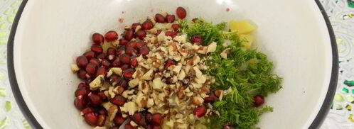 картофельный салат с гранатом и грецкими орехами. Шаг 3