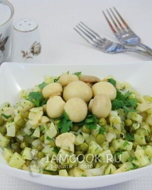 Картофельный салат с маринованными грибами