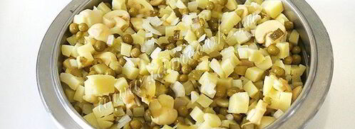 картофельный салат с маринованными грибами. Шаг 7