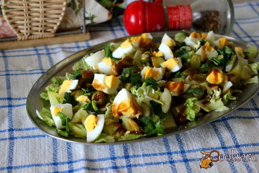 Рецепт картофельного салата с яйцом и фаршированными оливками