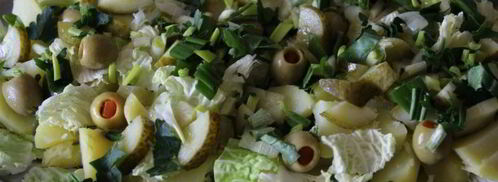 картофельный салат с яйцом и фаршированными оливками. Шаг 3