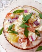 Картофельный салат с заправкой из икры