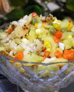 Картофельный салат с жареной тилапией