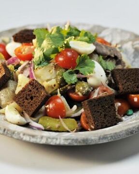 Новогодний картофельный салат с говядиной