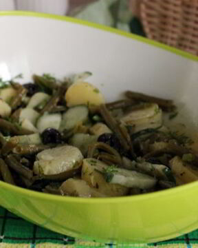 Салат из молодого картофеля со стручковой фасолью