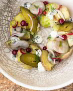 Салат с картофелем, груздями и сметаной