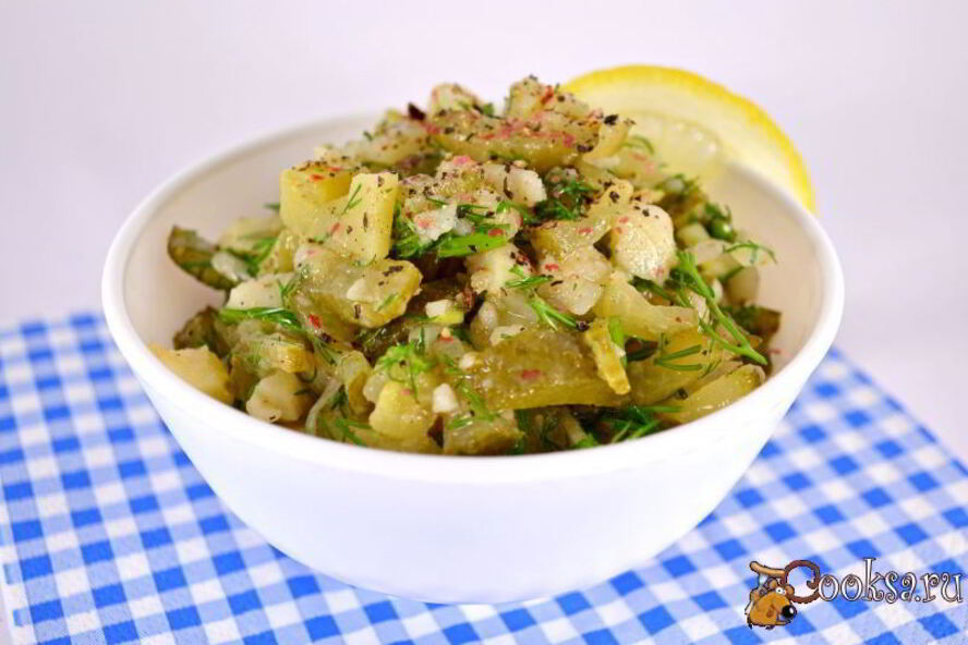 Рецепт салата с картофелем и маринованными огурцами