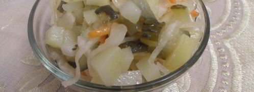 салат с картофелем и соленьями. Шаг 7