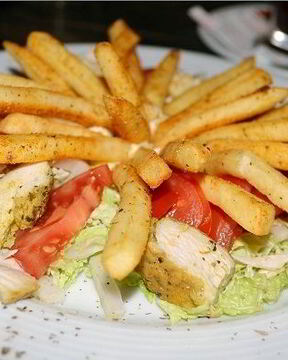 Салат с картошкой фри