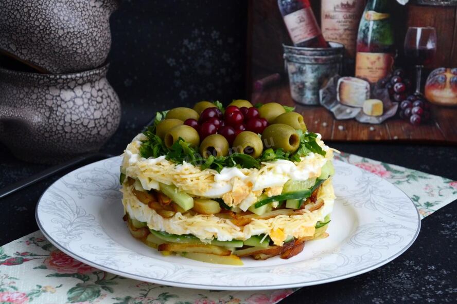 Рецепт салата с жареной картошкой