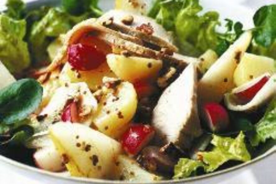 Рецепт теплого картофельного салата со свининой и имбирной заправкой