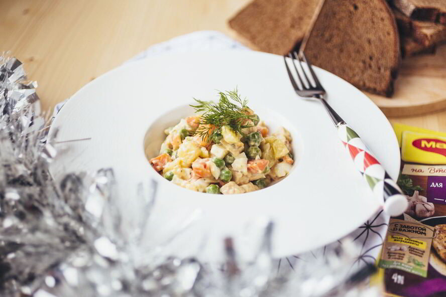 Рецепт оливье с ароматной куриной грудкой
