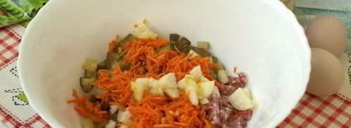 оливье с колбасой и корейской морковью. Шаг 4