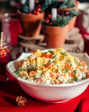 Оливье с раковыми шейками