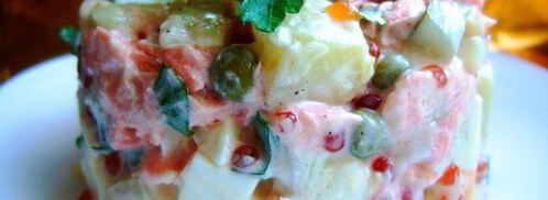 оливье с семгой и красной икрой. Шаг 7