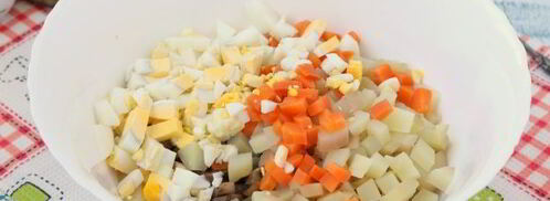 оливье с шампиньонами. Шаг 8