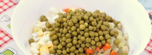 оливье с шампиньонами. Шаг 9