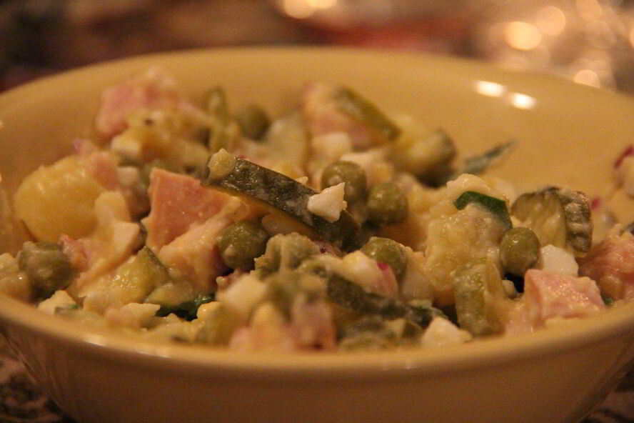 Рецепт оливье с солеными огурцами