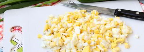 салат оливье с говядиной и свежими огурцами. Шаг 5