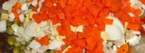 салат оливье с кальмарами. Шаг 3