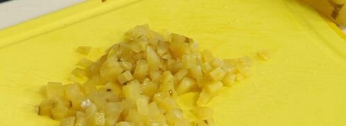 салат оливье с раковыми шейками. Шаг 4