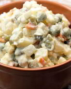 Салат Оливье с солеными огурцами