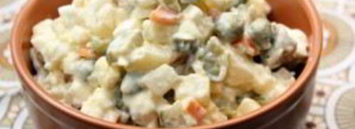 салат оливье с солеными огурцами. Шаг 3