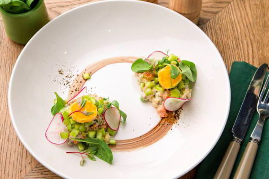 Рецепт салата оливье с языком теленка и хрустящим желтком