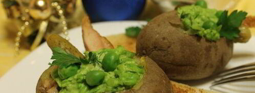 салат оливье в картофельных бочонках. Шаг 8