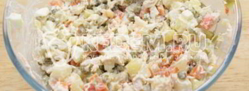 салат с курицей праздничное оливье. Шаг 6