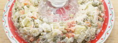 салат с курицей праздничное оливье. Шаг 7