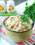 Салат столичный оливье